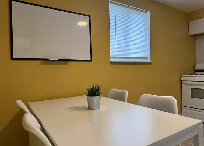 8 Large With 12 Bedrooms And Parking And Wifi * Pittsburgh
